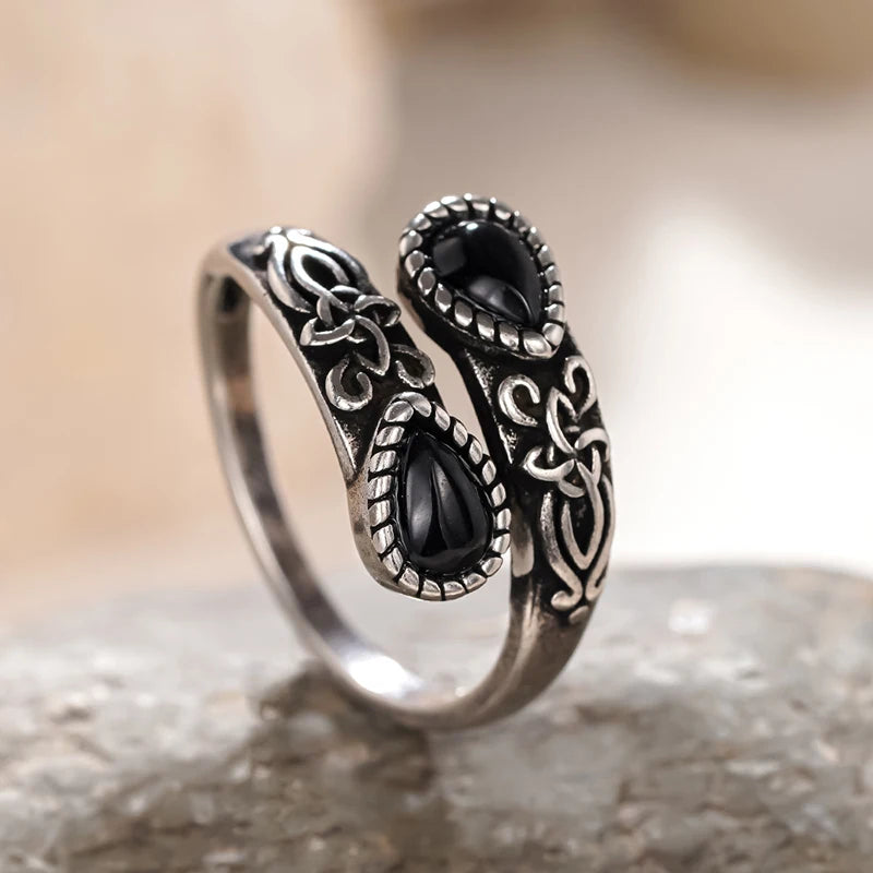 Vintage Artistic Opening Rings with Caved Pattern Design Fashionable Black Accessories for Women Hip Hop Party Jewelry