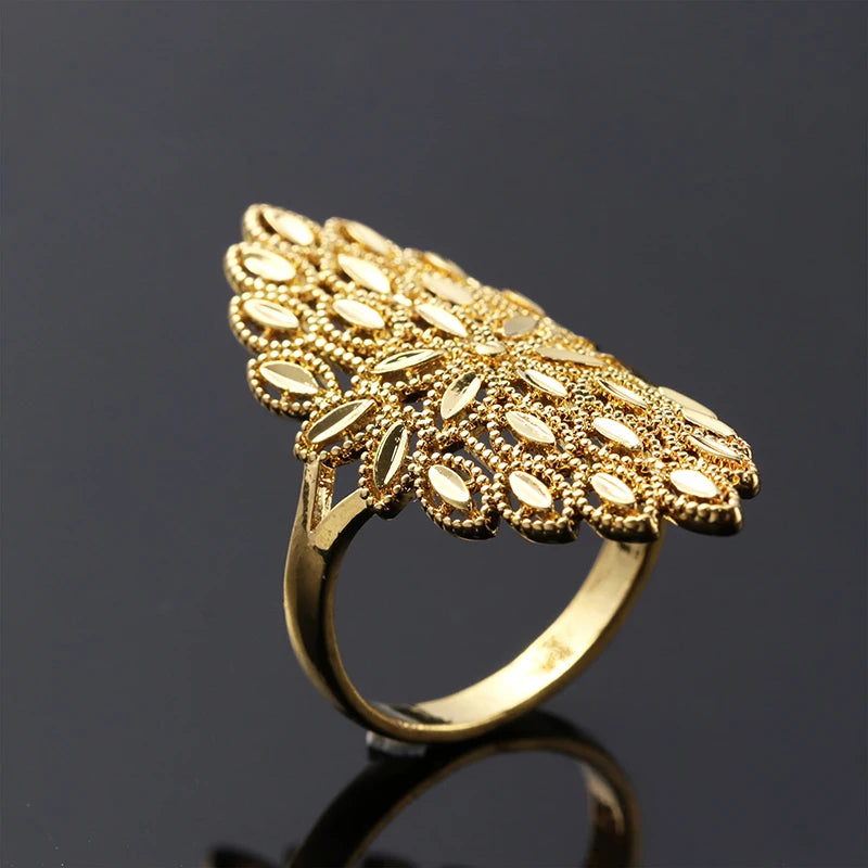 Gold Color Leaf Shaped Women Rings Hollow Out Design Lady Rings for Wedding Party New Trendy Jewelry