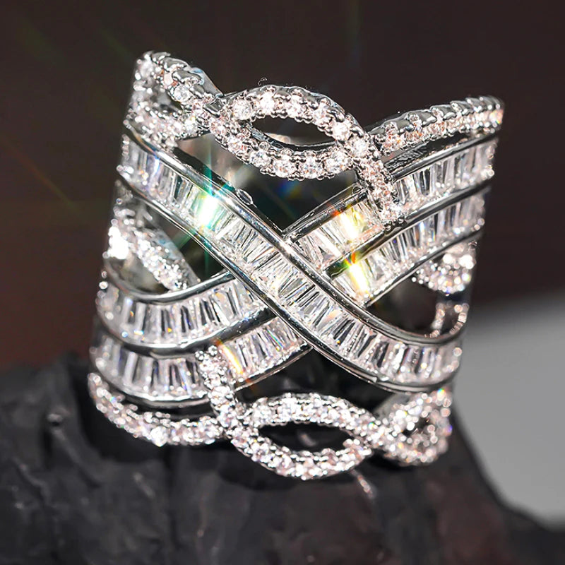 Swanking Cubic Zirconia Rings with Hollow Design Charming Engagement Jewelry Shiny Fancy Accessories for Women