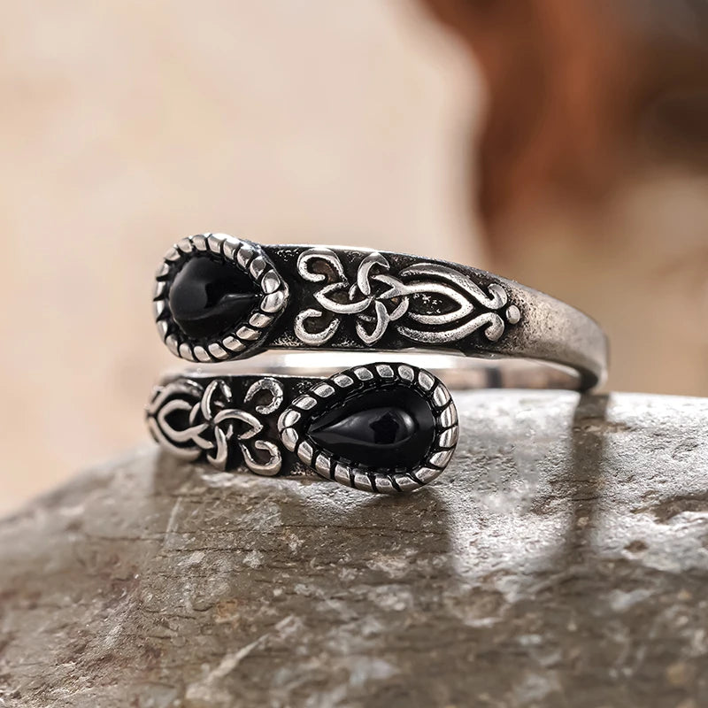 Vintage Artistic Opening Rings with Caved Pattern Design Fashionable Black Accessories for Women Hip Hop Party Jewelry