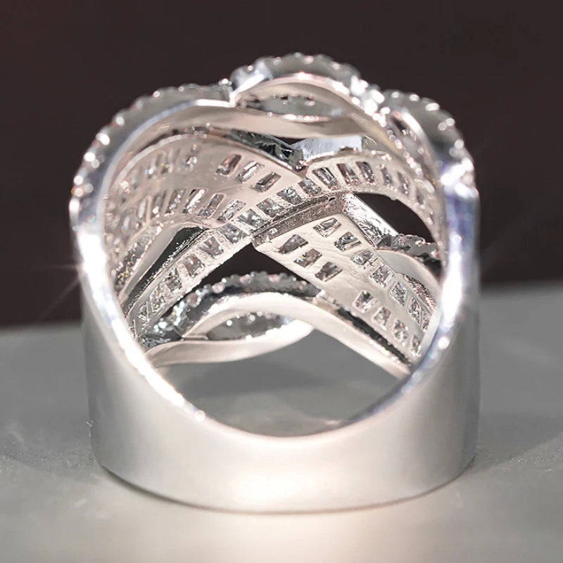 Swanking Cubic Zirconia Rings with Hollow Design Charming Engagement Jewelry Shiny Fancy Accessories for Women