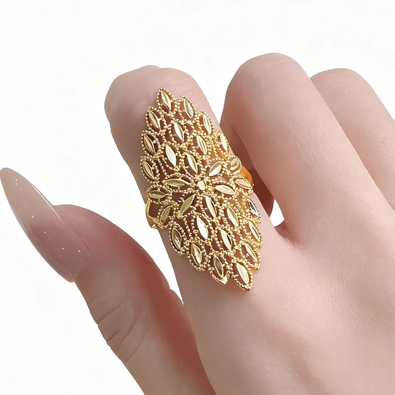Gold Color Leaf Shaped Women Rings Hollow Out Design Lady Rings for Wedding Party New Trendy Jewelry