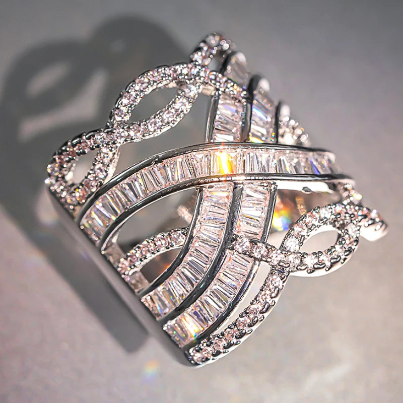 Swanking Cubic Zirconia Rings with Hollow Design Charming Engagement Jewelry Shiny Fancy Accessories for Women