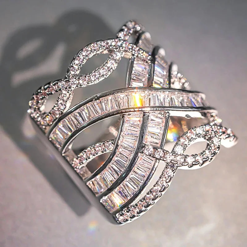 Swanking Cubic Zirconia Rings with Hollow Design Charming Engagement Jewelry Shiny Fancy Accessories for Women